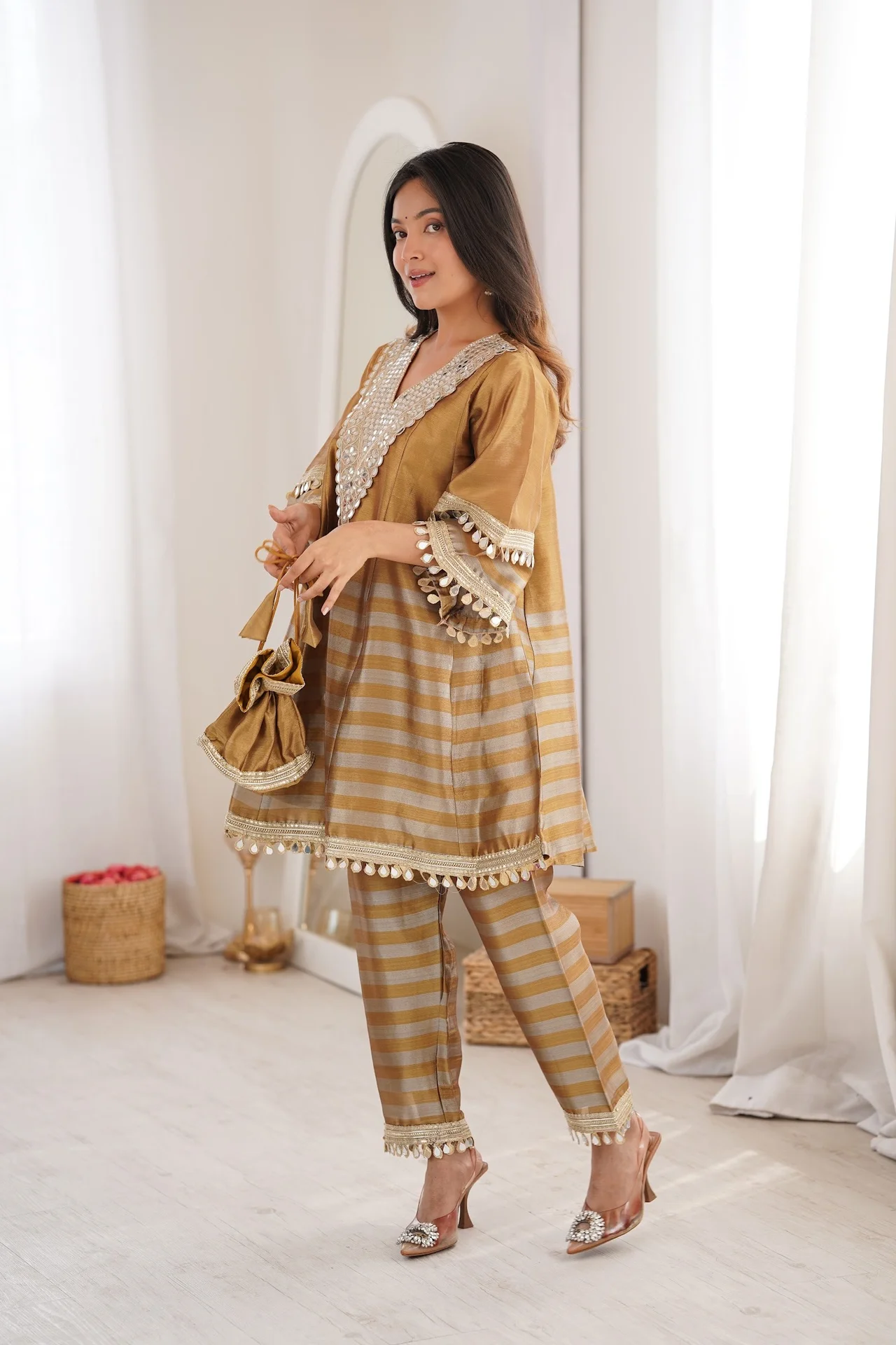 Women's Two-Tone Tissue Kurta Set with Bottom and Batwa in Mustard — photo 3 of 9