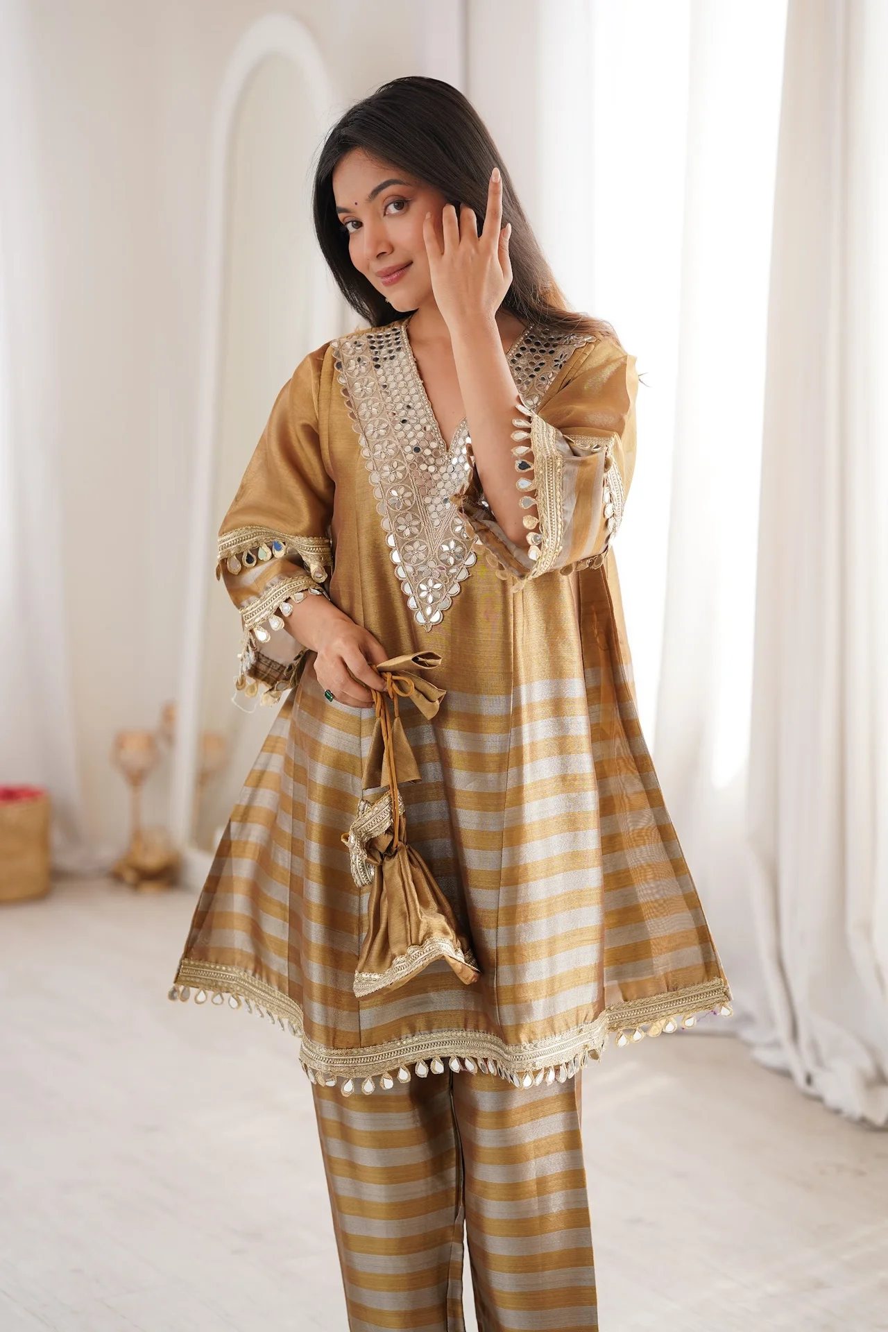 Women's Two-Tone Tissue Kurta Set with Bottom and Batwa in Mustard — photo 4 of 9