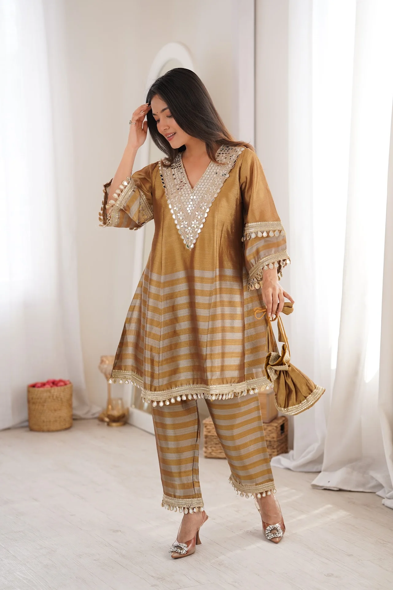 Women's Two-Tone Tissue Kurta Set with Bottom and Batwa in Mustard — photo 7 of 9
