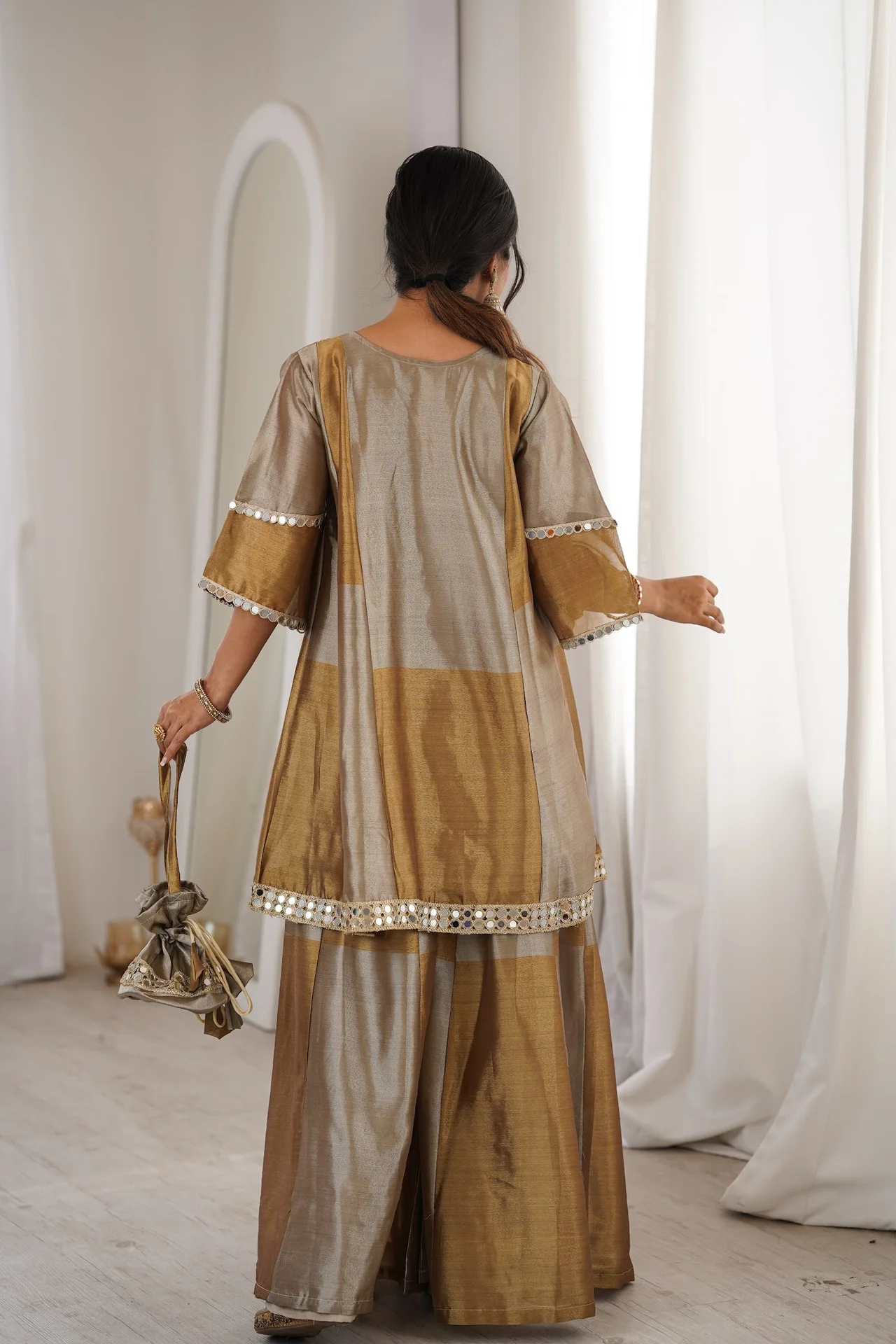 Women's Two-Tone Tissue Kurta Set with Palazzo and Batwa in Beige — photo 5 of 9