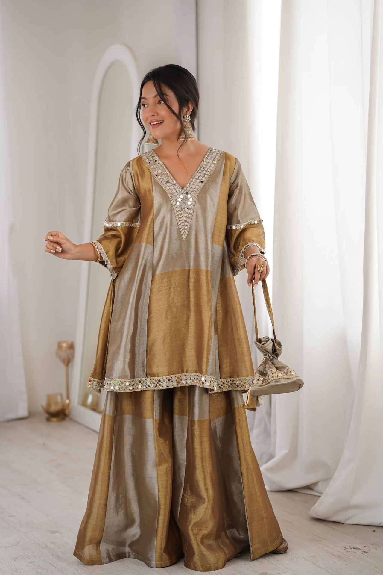 Women's Two-Tone Tissue Kurta Set with Palazzo and Batwa in Beige — photo 6 of 9