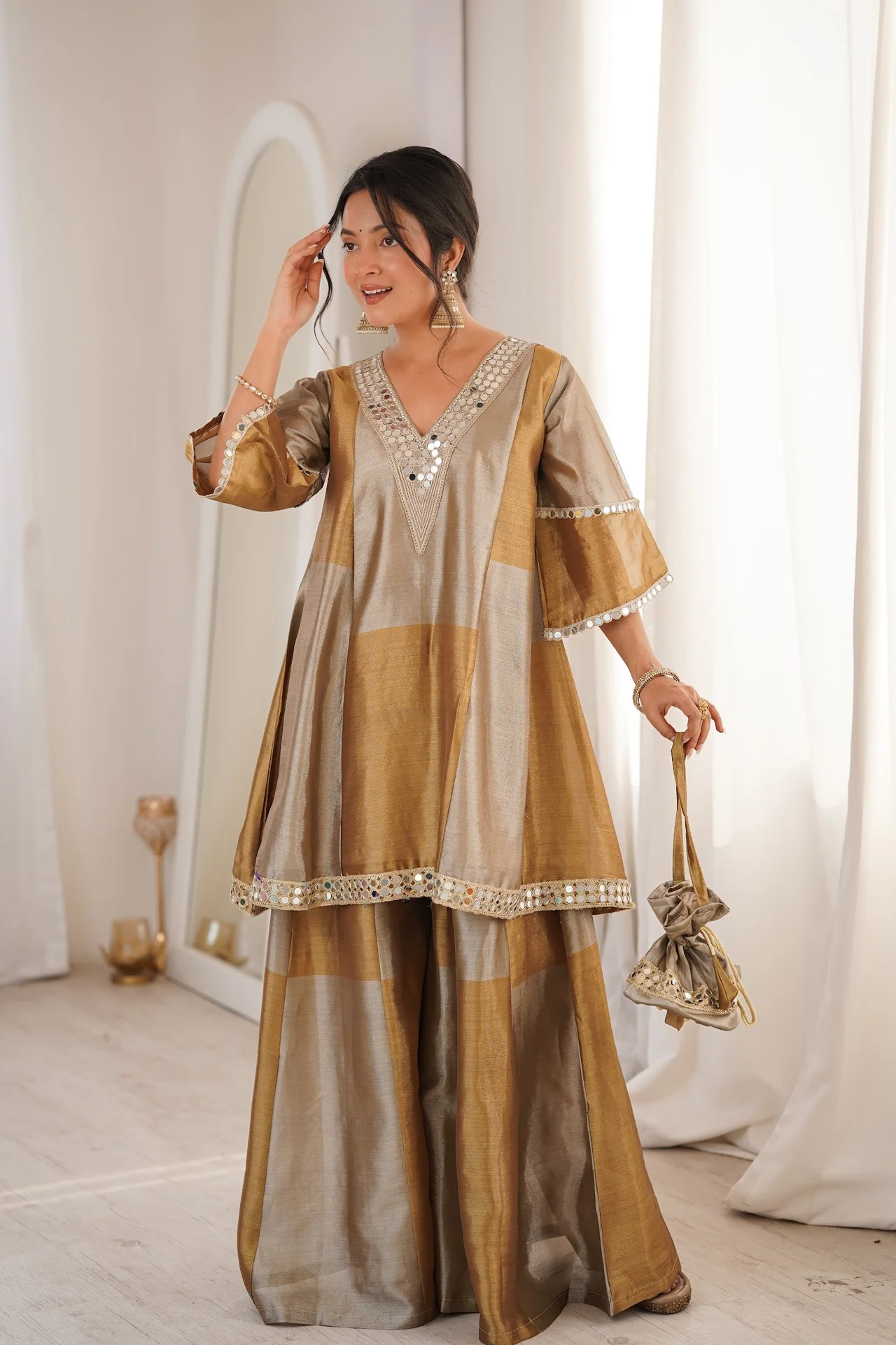 Women's Two-Tone Tissue Kurta Set with Palazzo and Batwa in Beige — photo 7 of 9