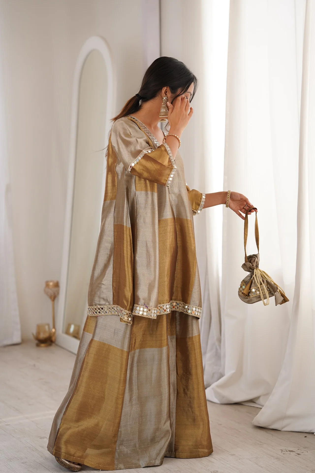 Women's Two-Tone Tissue Kurta Set with Palazzo and Batwa in Beige — photo 9 of 9