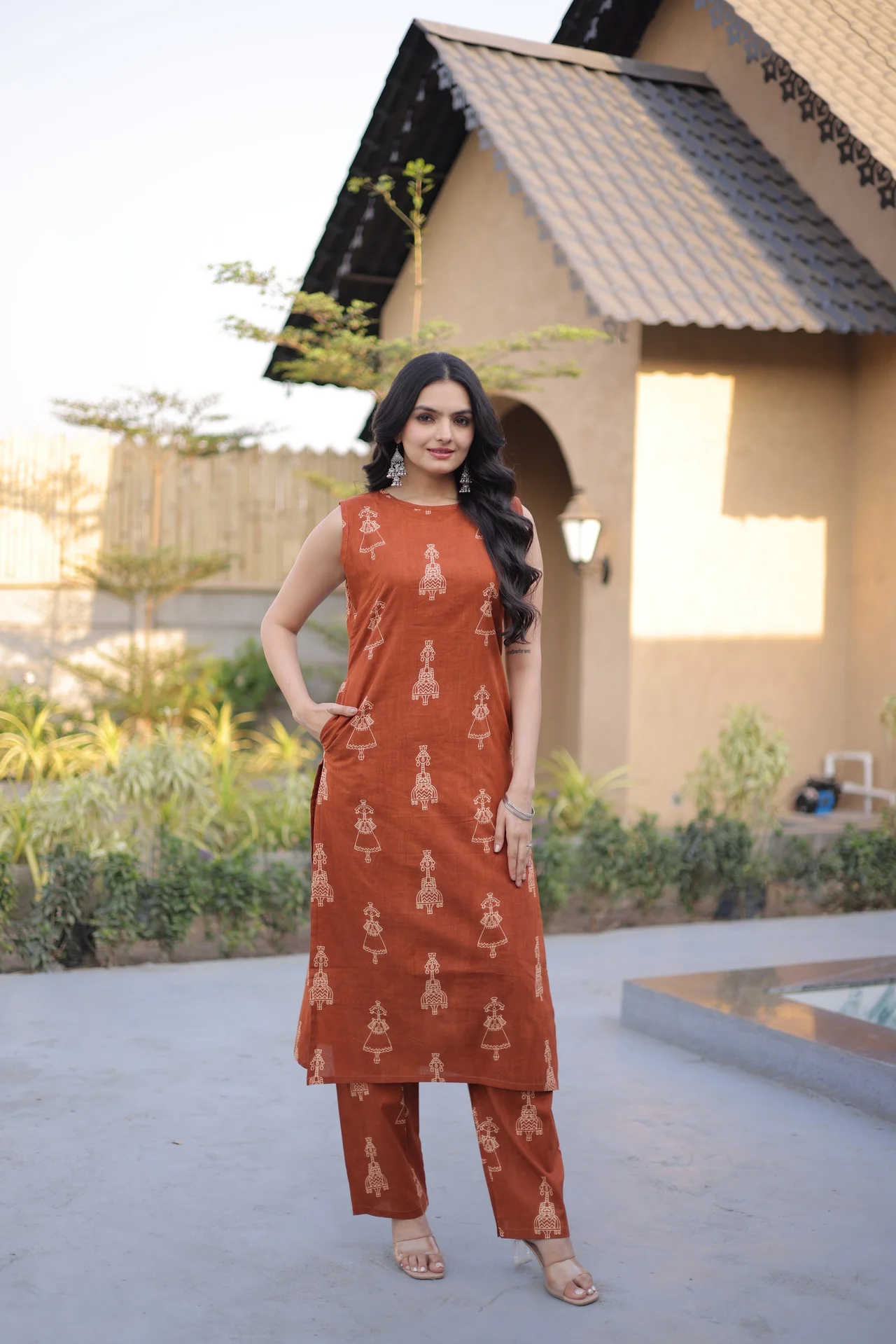 Women's Printed Cotton Kurta Set with Pant in Rust — photo 4 of 5