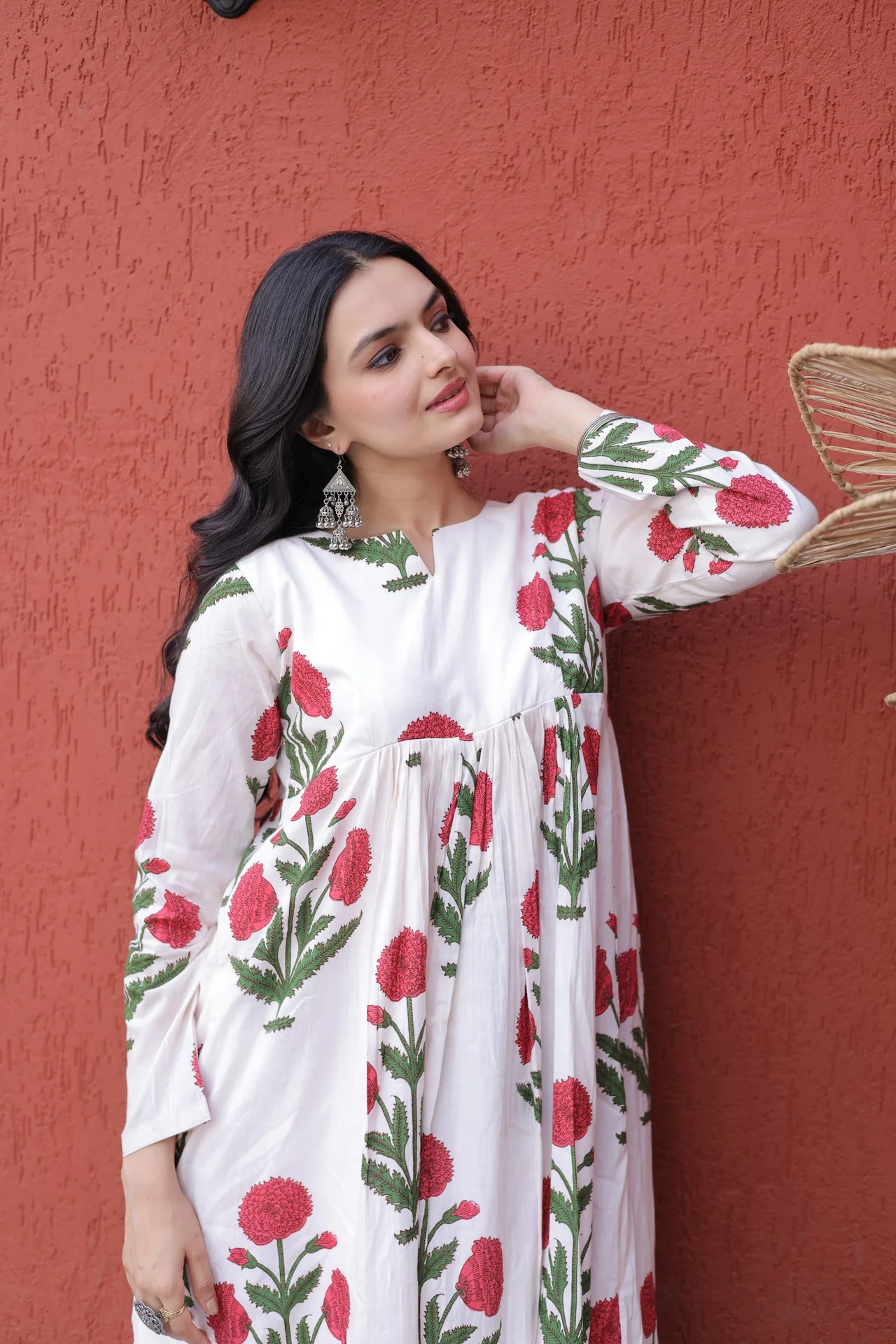 Women's Printed Cotton Kurta Set with Pant in White — photo 3 of 7