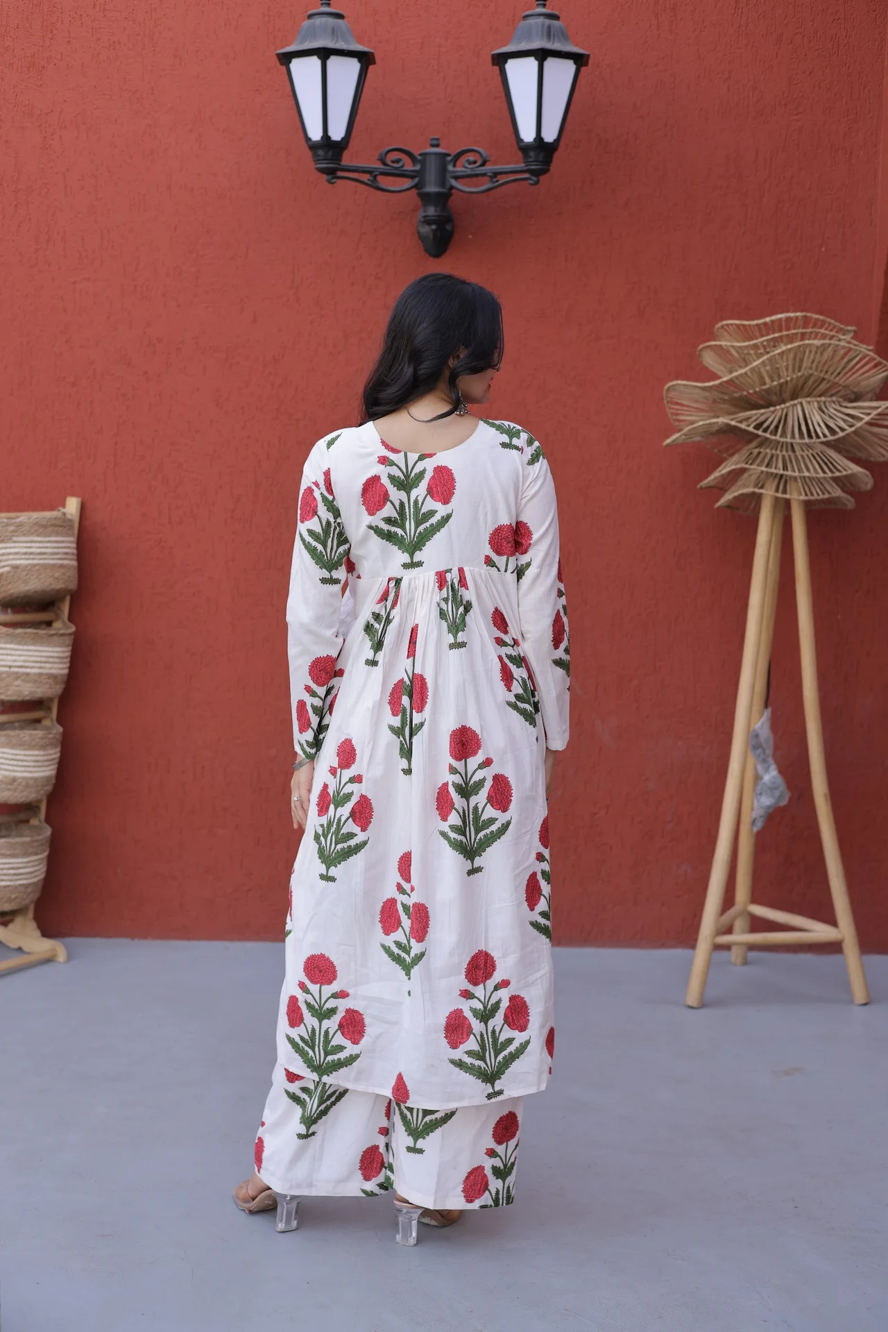 Women's Printed Cotton Kurta Set with Pant in White — photo 5 of 7
