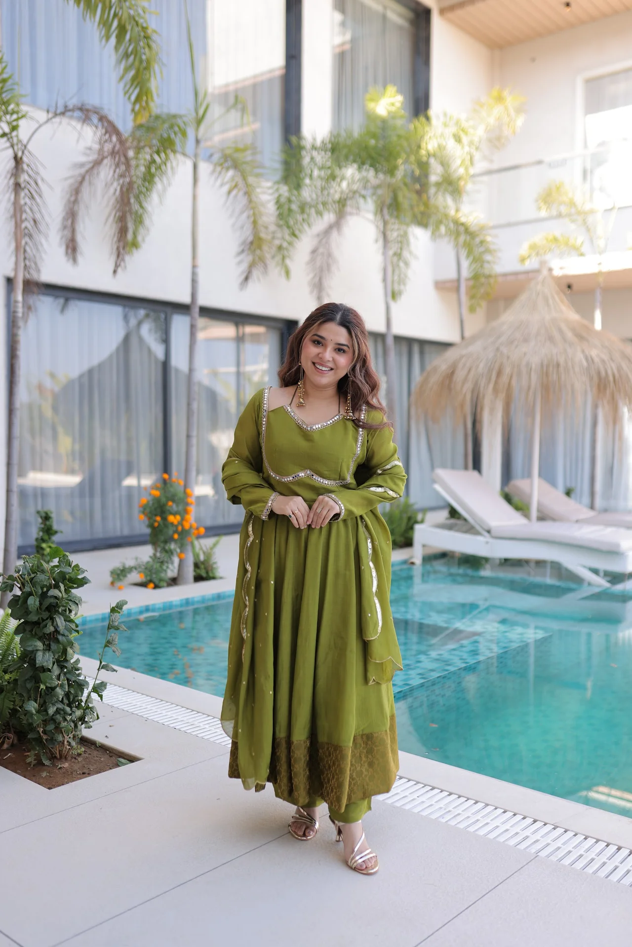 Women's Mul Chanderi Kurta Set with Pant and Dupatta in Mehendi Green — photo 4 of 7