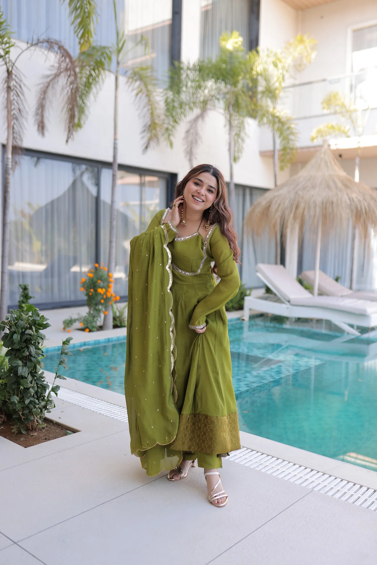 Women's Mul Chanderi Kurta Set with Pant and Dupatta in Mehendi Green — photo 5 of 7