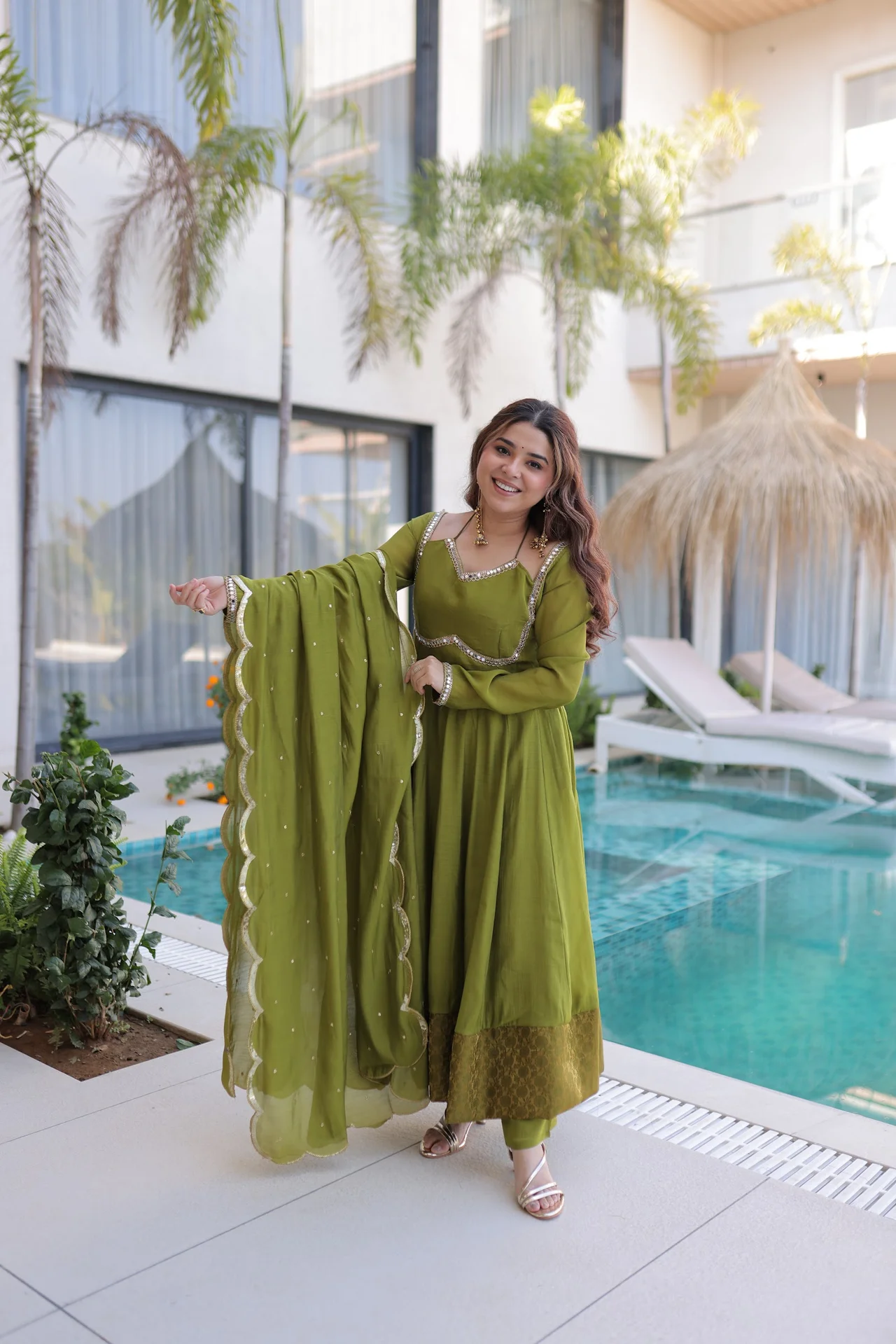 Women's Mul Chanderi Kurta Set with Pant and Dupatta in Mehendi Green — photo 6 of 7