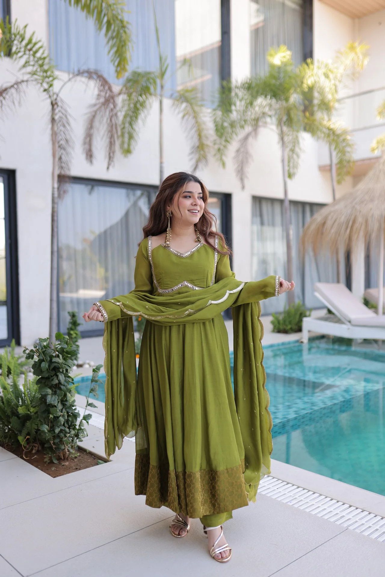 Women's Mul Chanderi Kurta Set with Pant and Dupatta in Mehendi Green — photo 7 of 7
