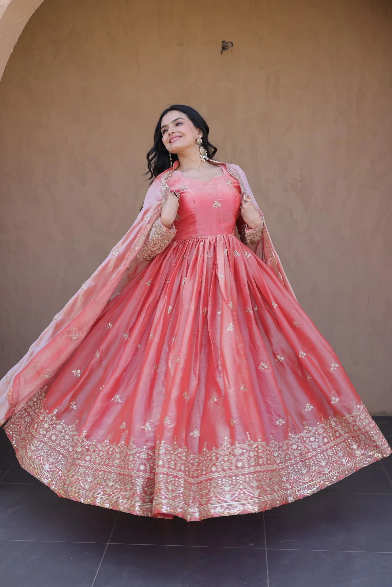 Women's Fendi Silk Gown with Dupatta in Peach — photo 4 of 5