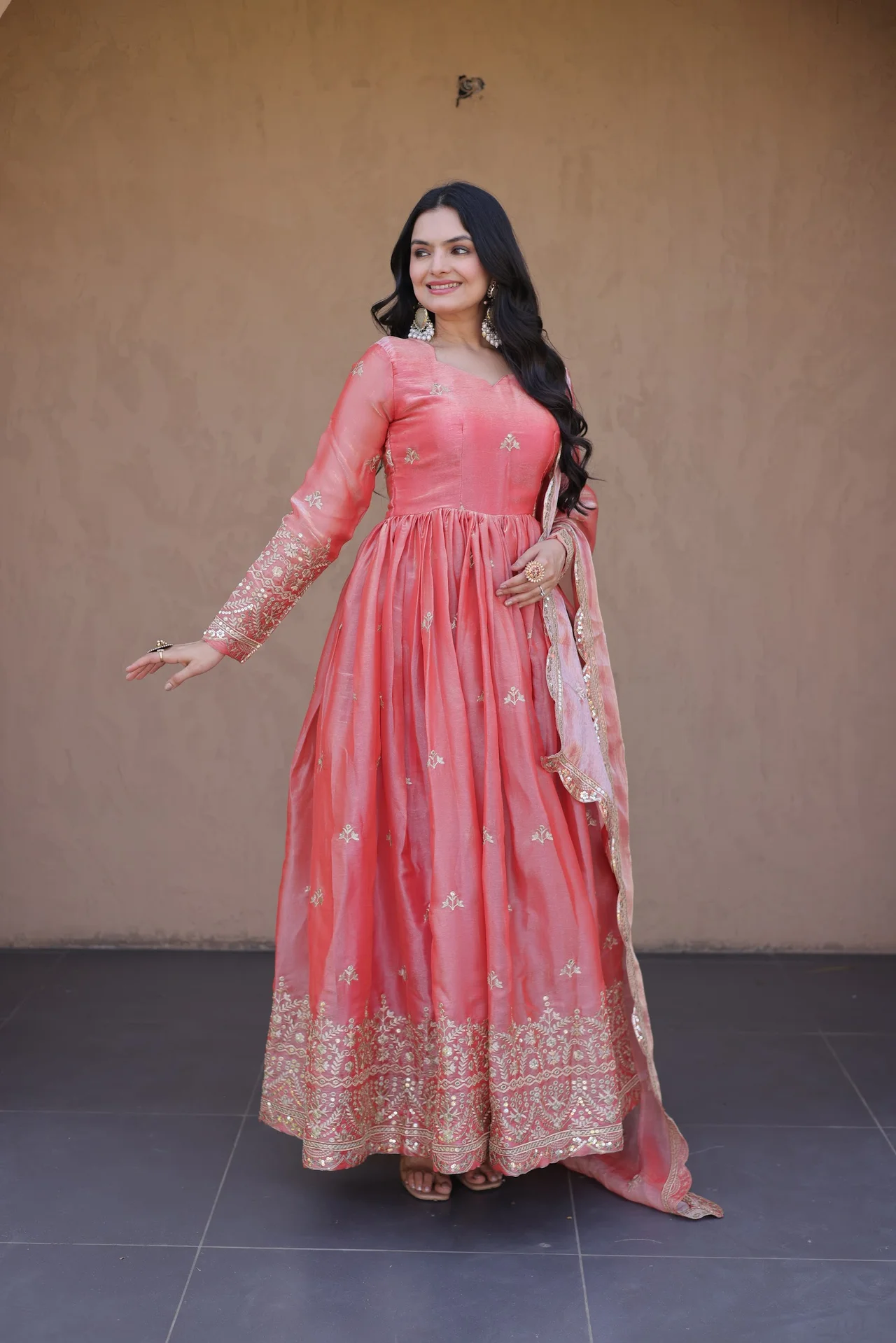 Women's Fendi Silk Gown with Dupatta in Peach — photo 5 of 5