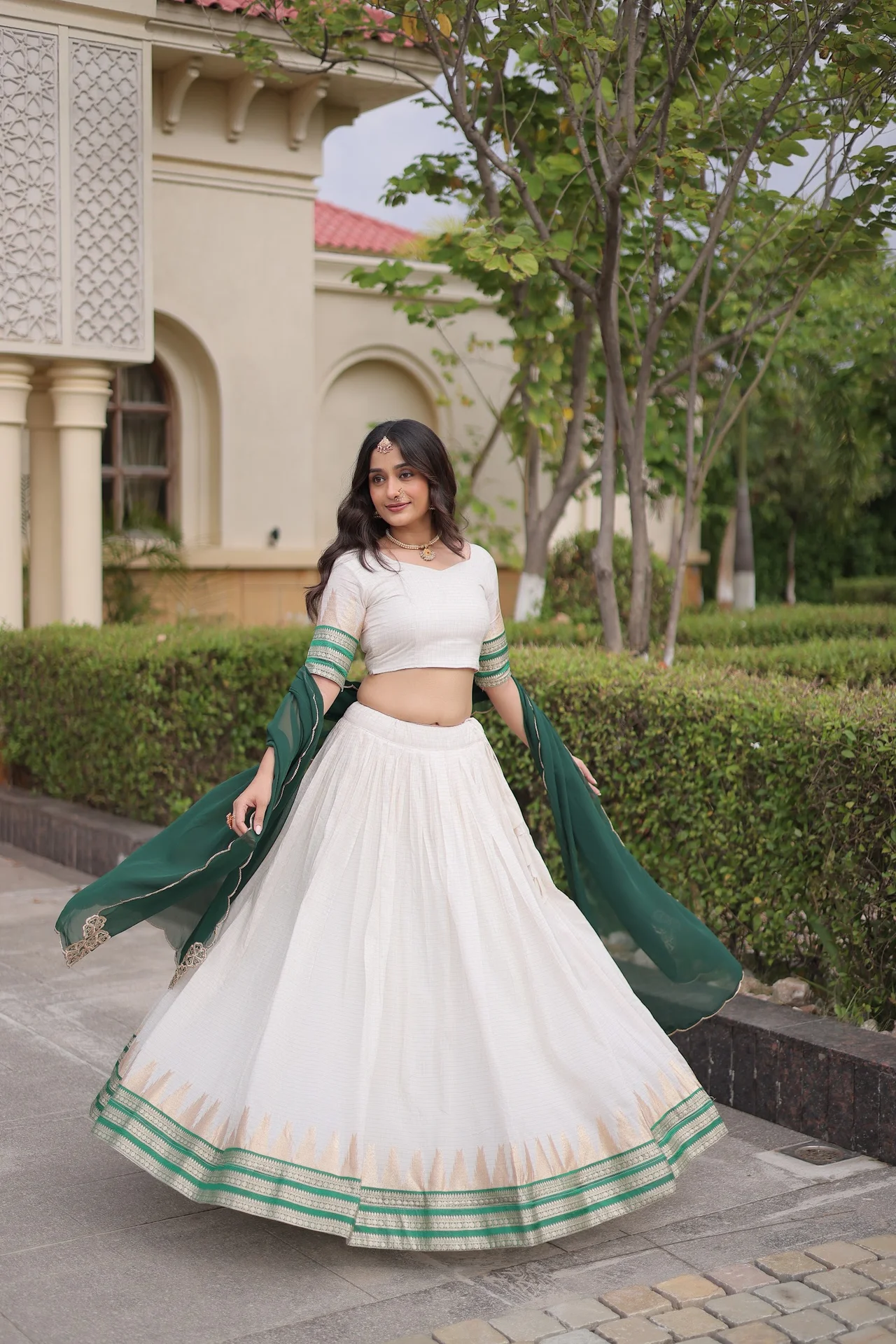 Women's Viscose Jacquard Lehenga Choli Set with Contrast Dupatta in Emerald — photo 4 of 7