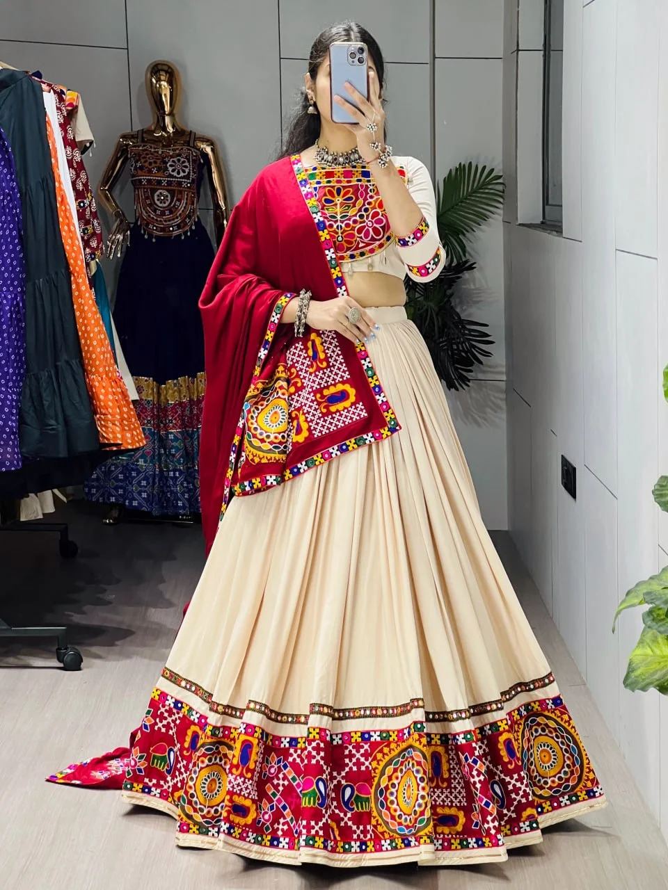 Women’s Classical Premium Gamthi Mirror Work Lehenga Choli in Off White — photo 4 of 6