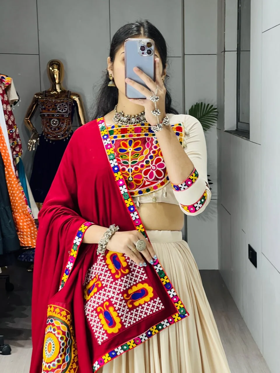 Women’s Classical Premium Gamthi Mirror Work Lehenga Choli in Off White — photo 5 of 6