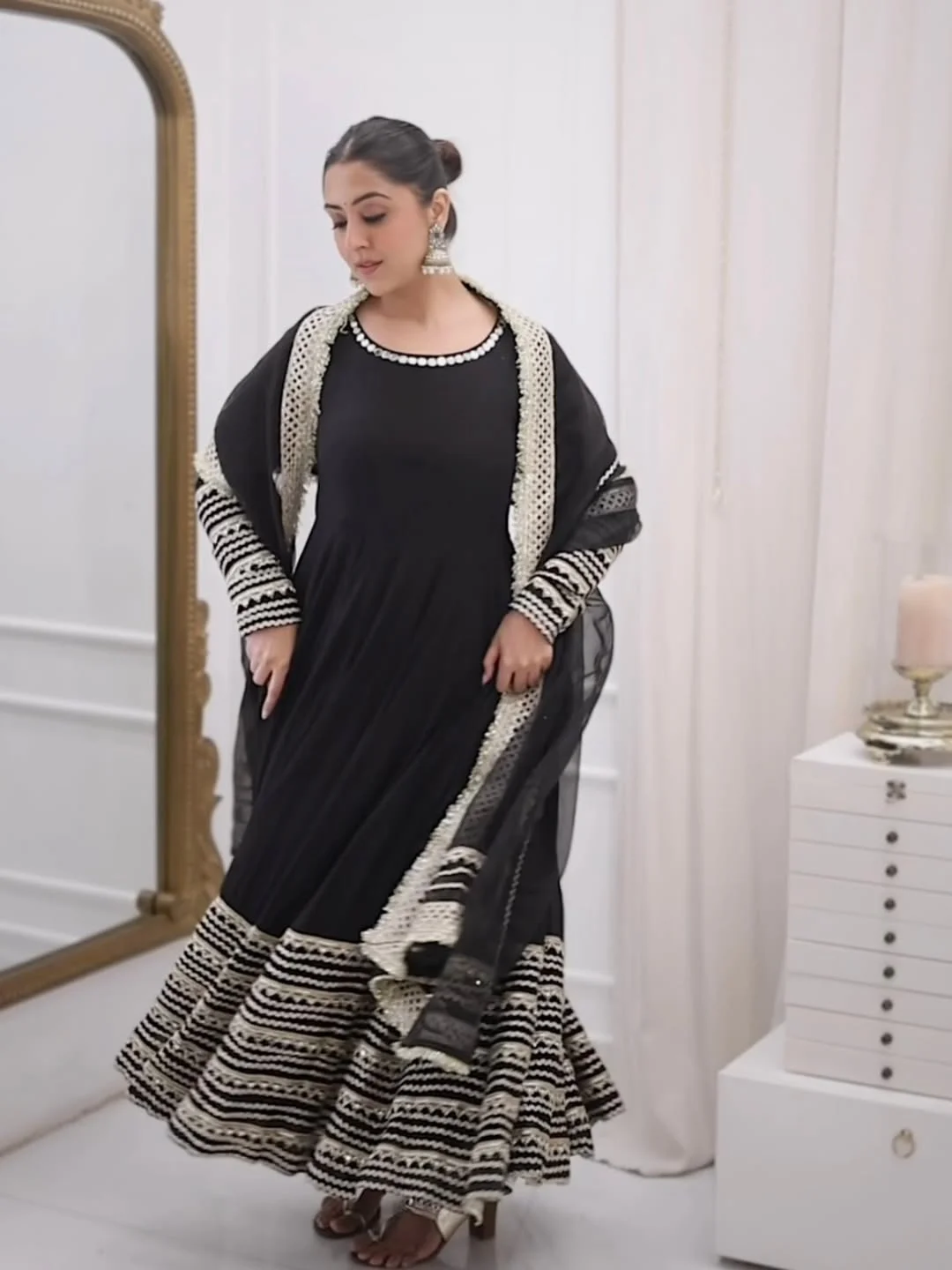 Black Embroidered Work Anarkali Suit Set for Women — photo 9 of 10