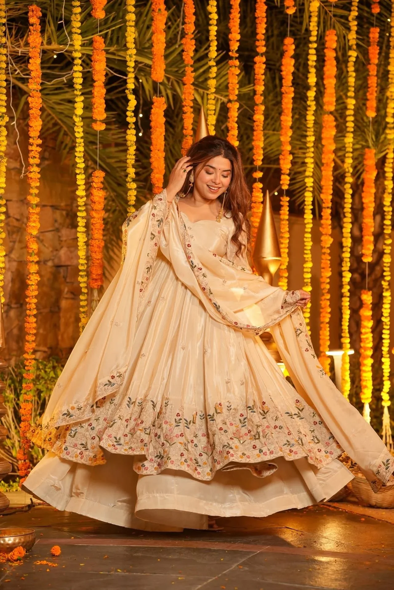 Trending Anarkali Suit Set for Women in Off White — photo 2 of 7