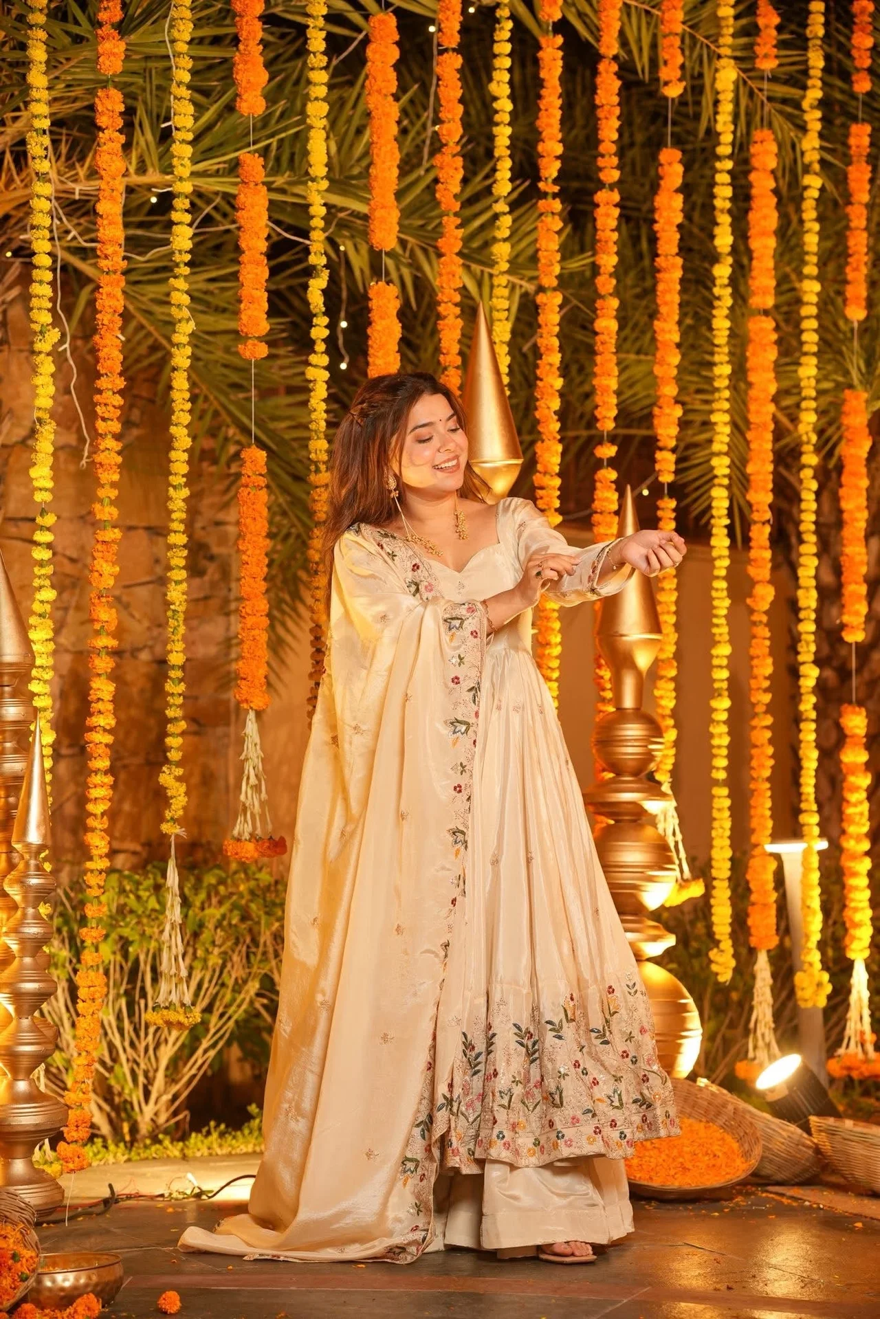 Trending Anarkali Suit Set for Women in Off White — photo 5 of 7