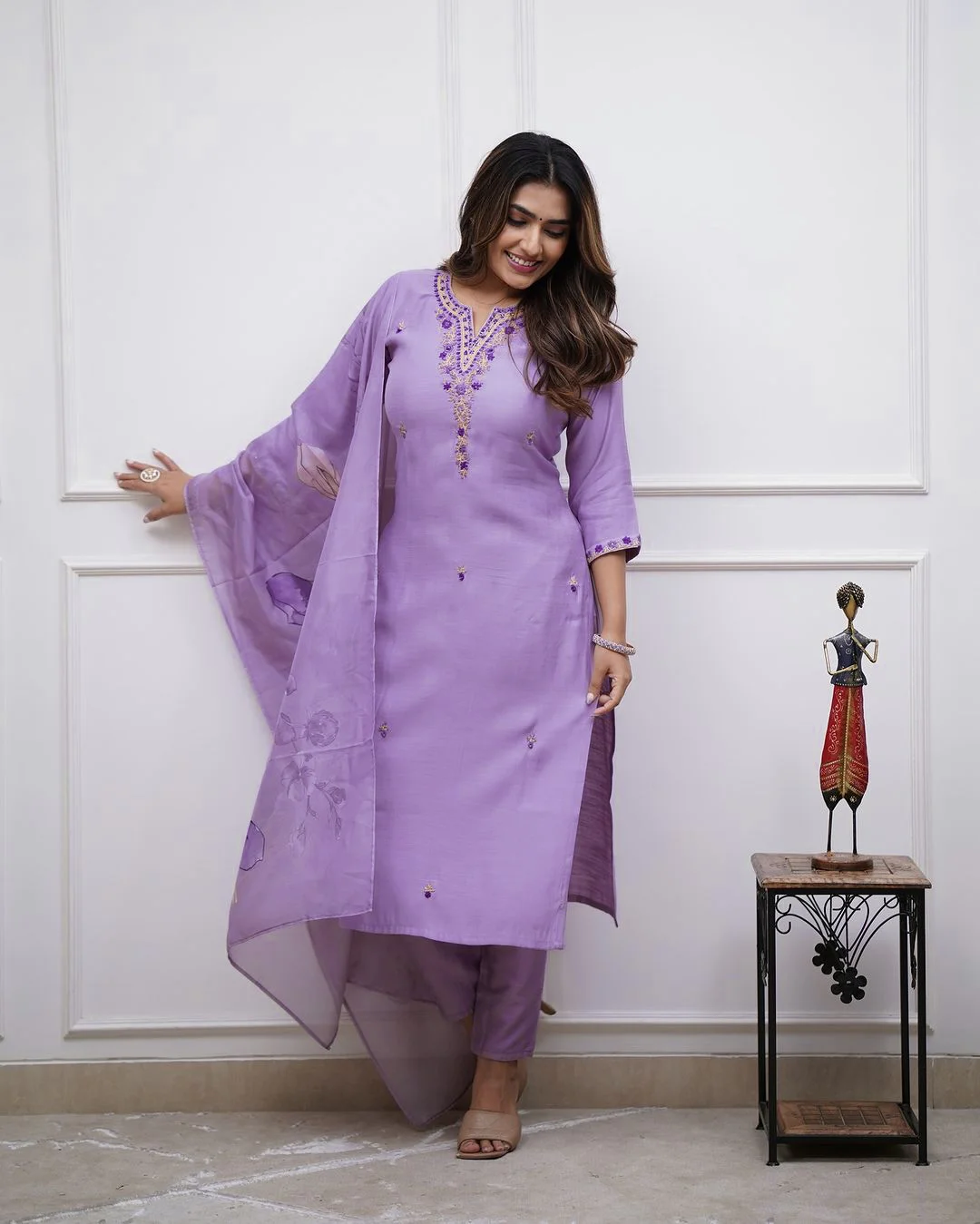 Women's Soft Rayon Slub Kurta Set with Pant & Chanderi Dupatta in Lavender — photo 2 of 7