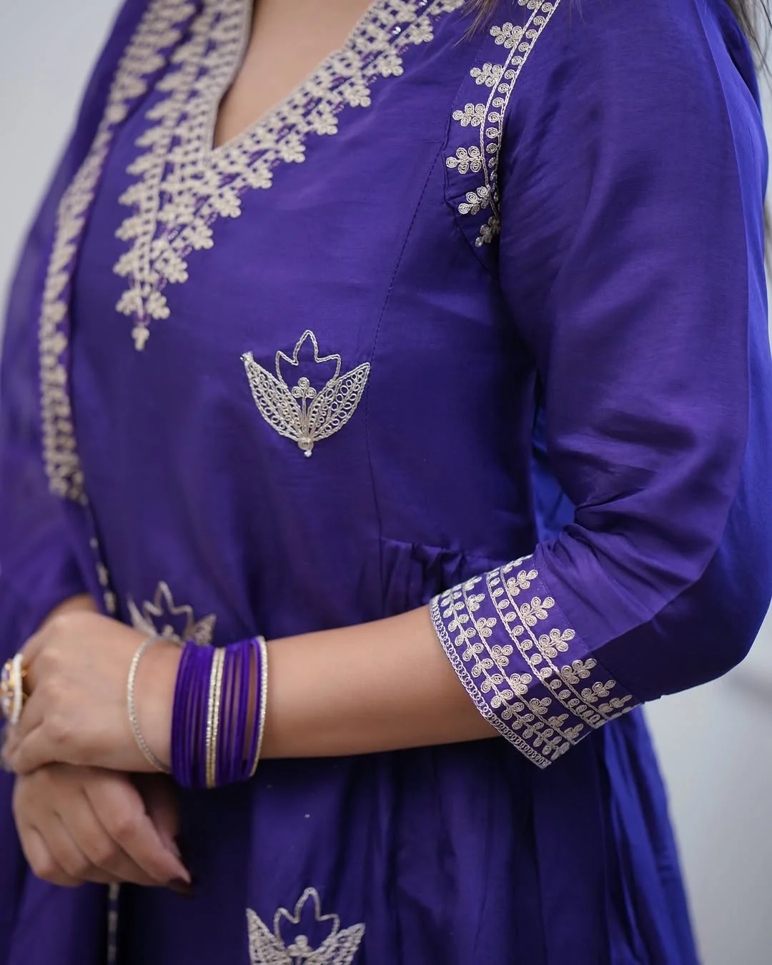 Women's Chanderi Embroidered Kurta Set with Dupatta in Purple — photo 4 of 8
