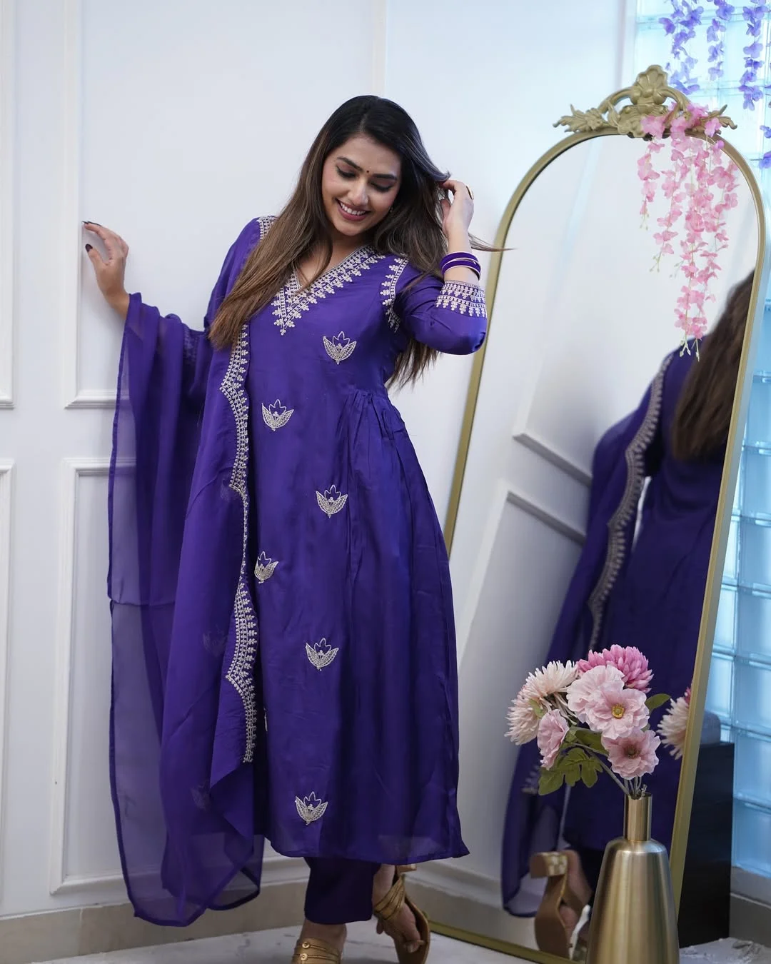 Women's Chanderi Embroidered Kurta Set with Dupatta in Purple — photo 6 of 8