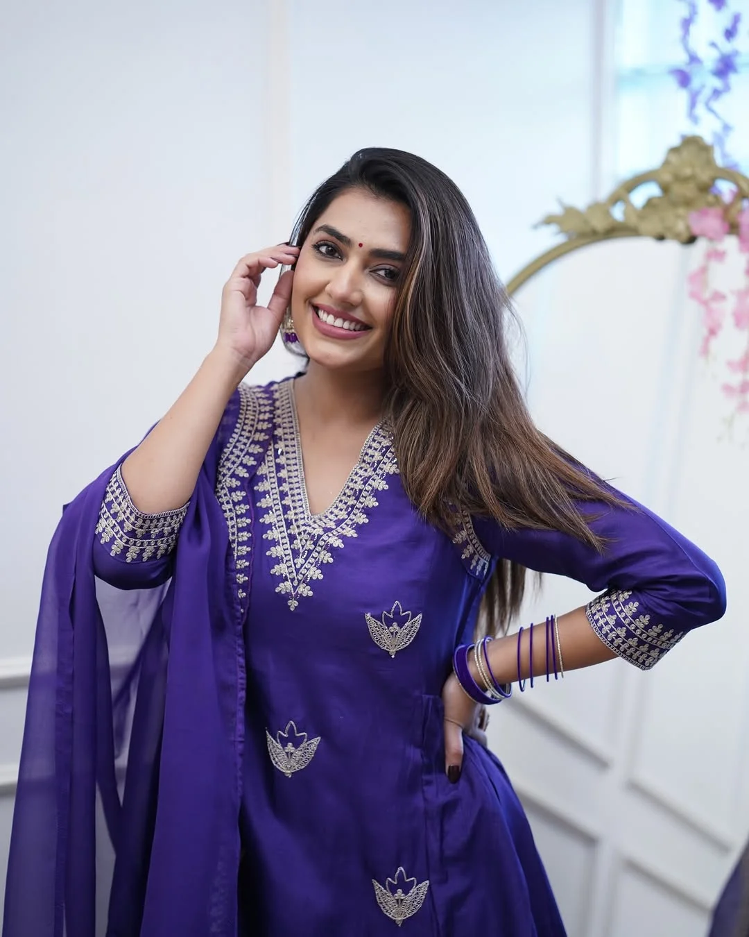 Women's Chanderi Embroidered Kurta Set with Dupatta in Purple — photo 7 of 8
