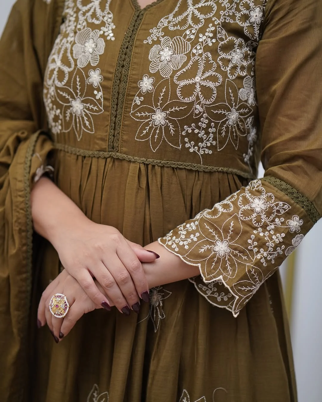 Women's Cotton Silk Kurta Set with Palazzo & Dupatta in Olive Green — photo 2 of 9