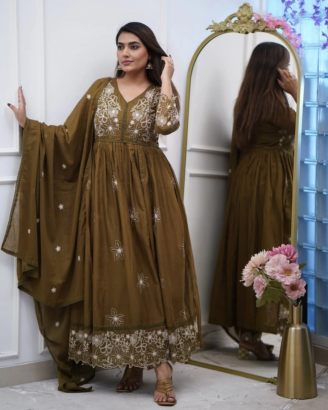 Women's Cotton Silk Kurta Set with Palazzo & Dupatta in Olive Green — photo 6 of 9