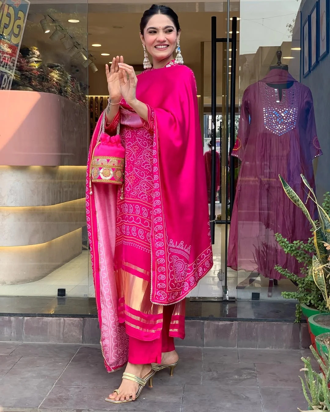 Women's Viscose Silk Kurta Set with Cotton Bottom & Chanderi Dupatta in Rani Pink — photo 7 of 8