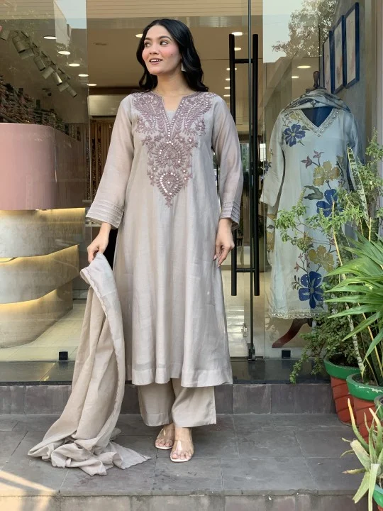Women's Muslin Cotton Kurta Set with Pant & Dupatta in Cream — photo 2 of 7