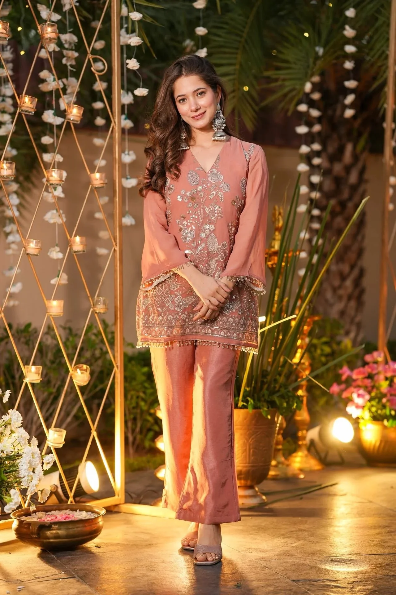 Women's Crunchy Silk Kurta Set with Palazzo in Peach — photo 2 of 6
