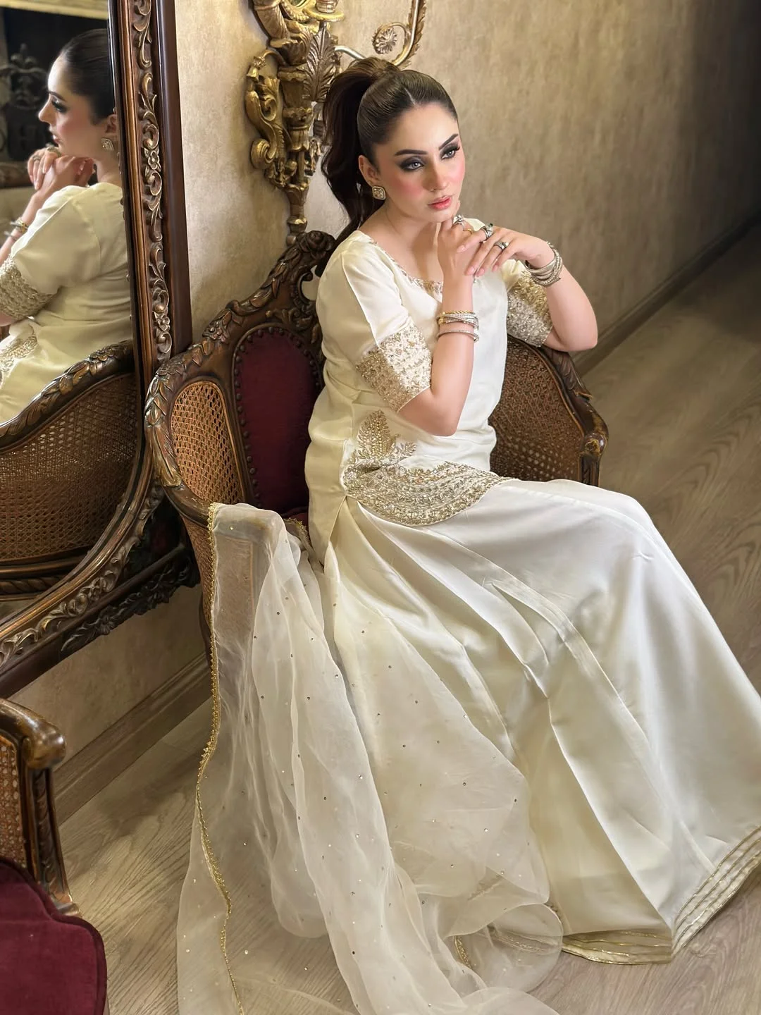 Women's Chinon Embroidered Kurta Set with Flared Palazzo and Organza Dupatta in Cream — photo 6 of 7