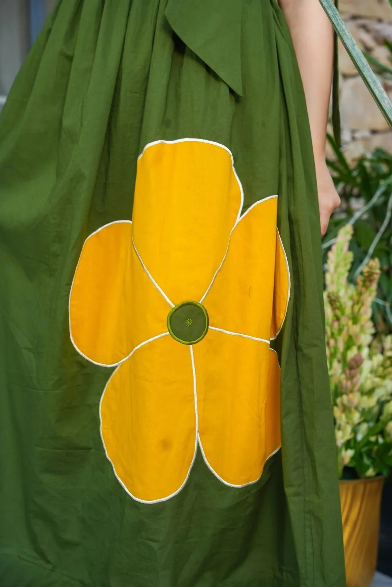 Women's Rayon Slub Sleeveless Kurta in Mehendi Green — photo 3 of 7