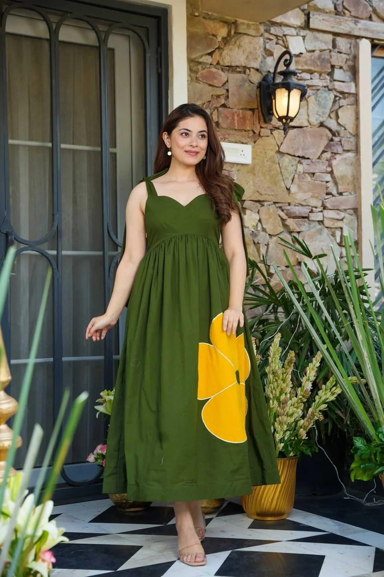 Women's Rayon Slub Sleeveless Kurta in Mehendi Green — photo 6 of 7