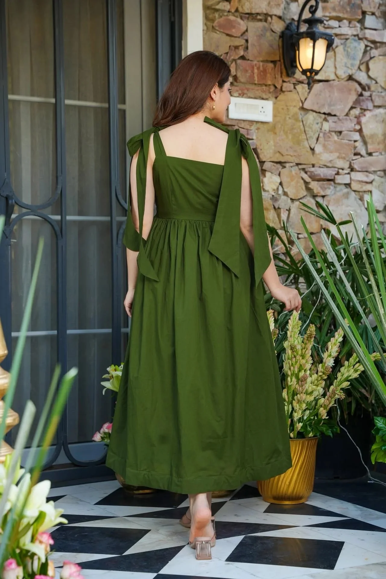 Women's Rayon Slub Sleeveless Kurta in Mehendi Green — photo 7 of 7
