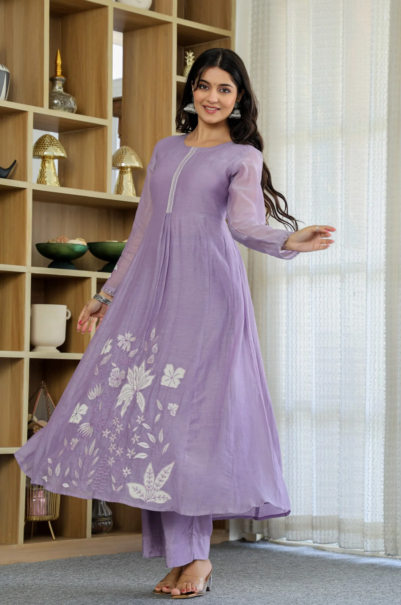 Women's Chanderi Silk Kurta Set with Pant and Embroidered Dupatta in Lavender — photo 3 of 9