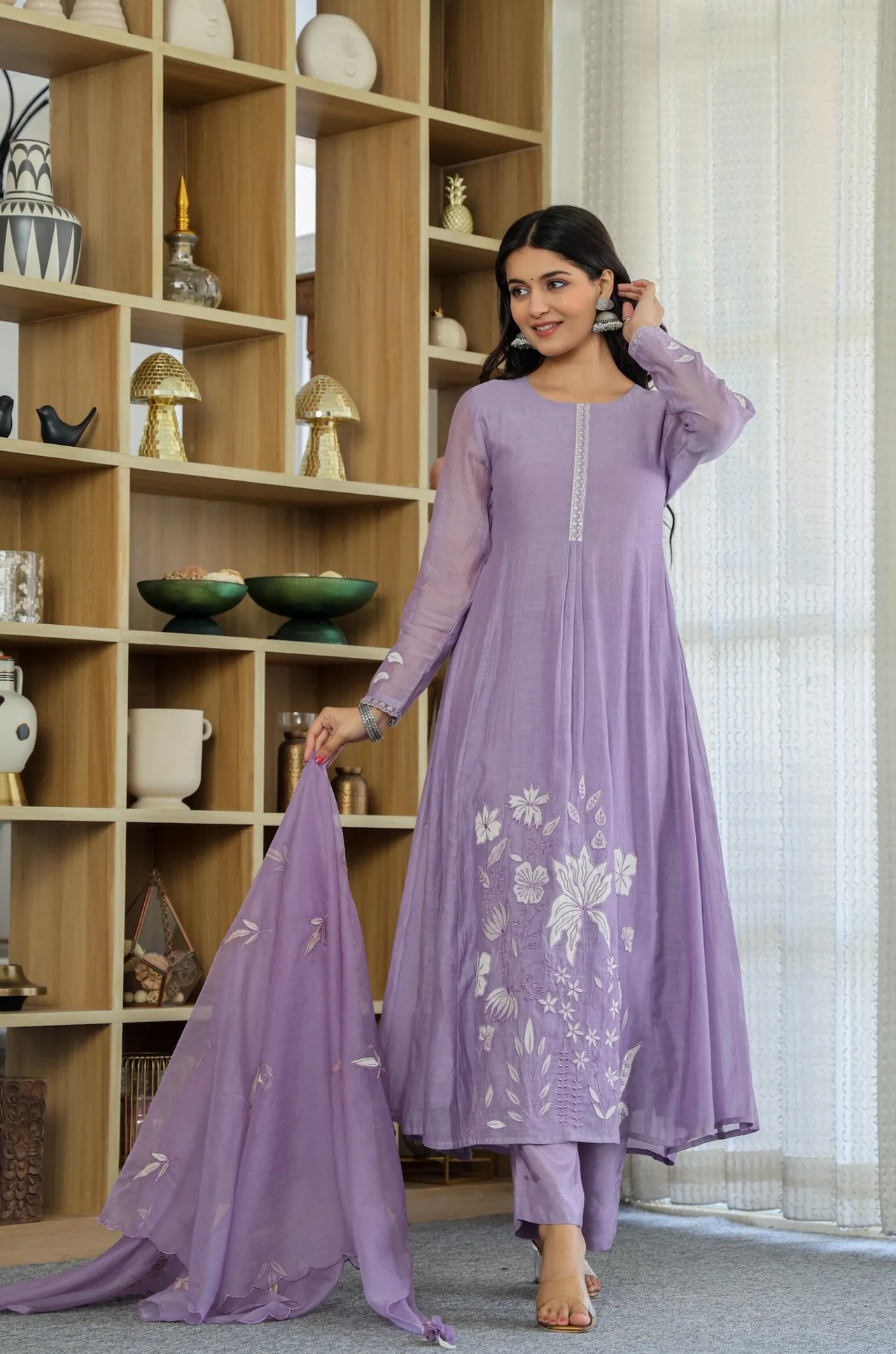 Women's Chanderi Silk Kurta Set with Pant and Embroidered Dupatta in Lavender — photo 7 of 9