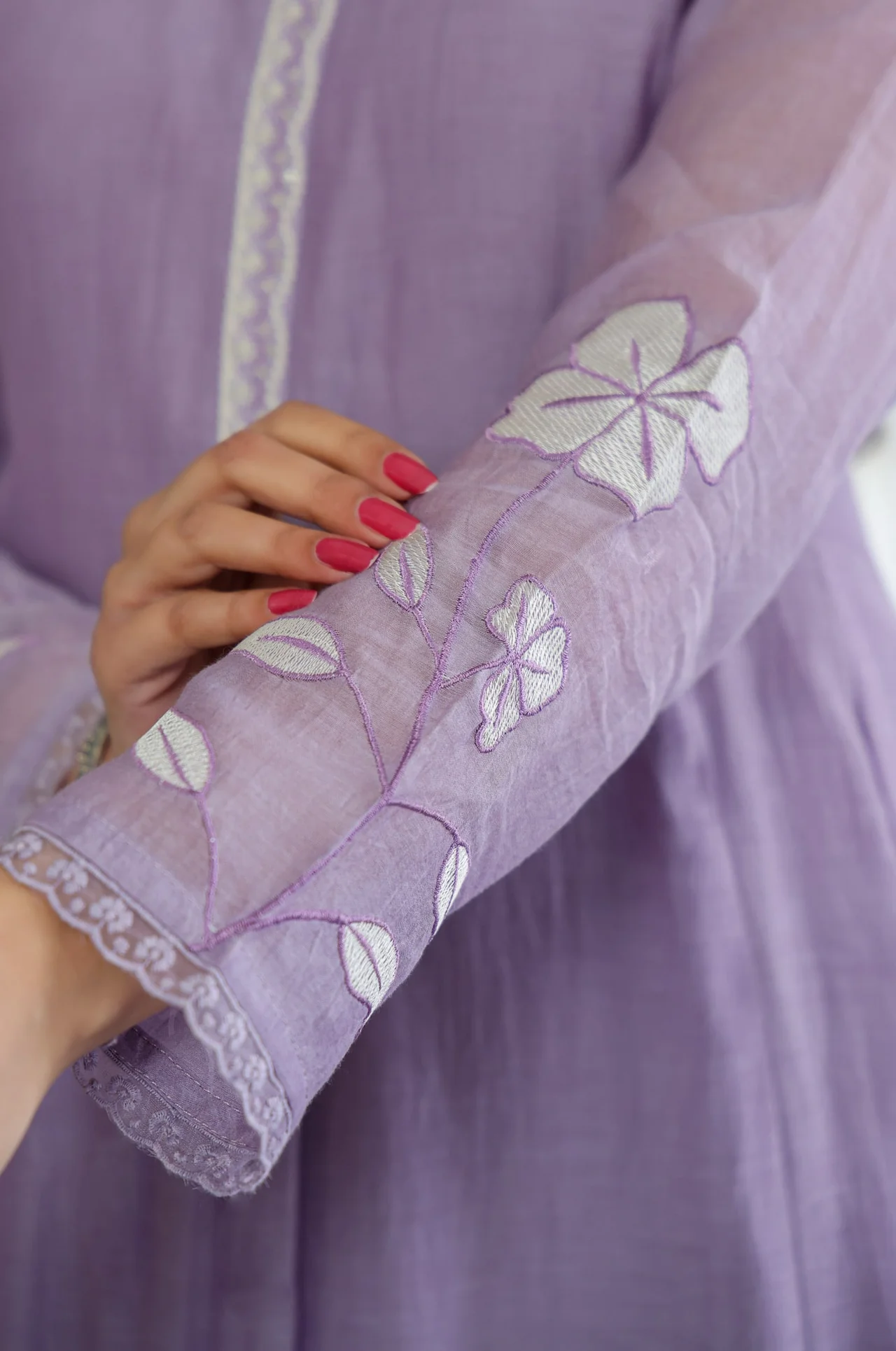 Women's Chanderi Silk Kurta Set with Pant and Embroidered Dupatta in Lavender — photo 9 of 9