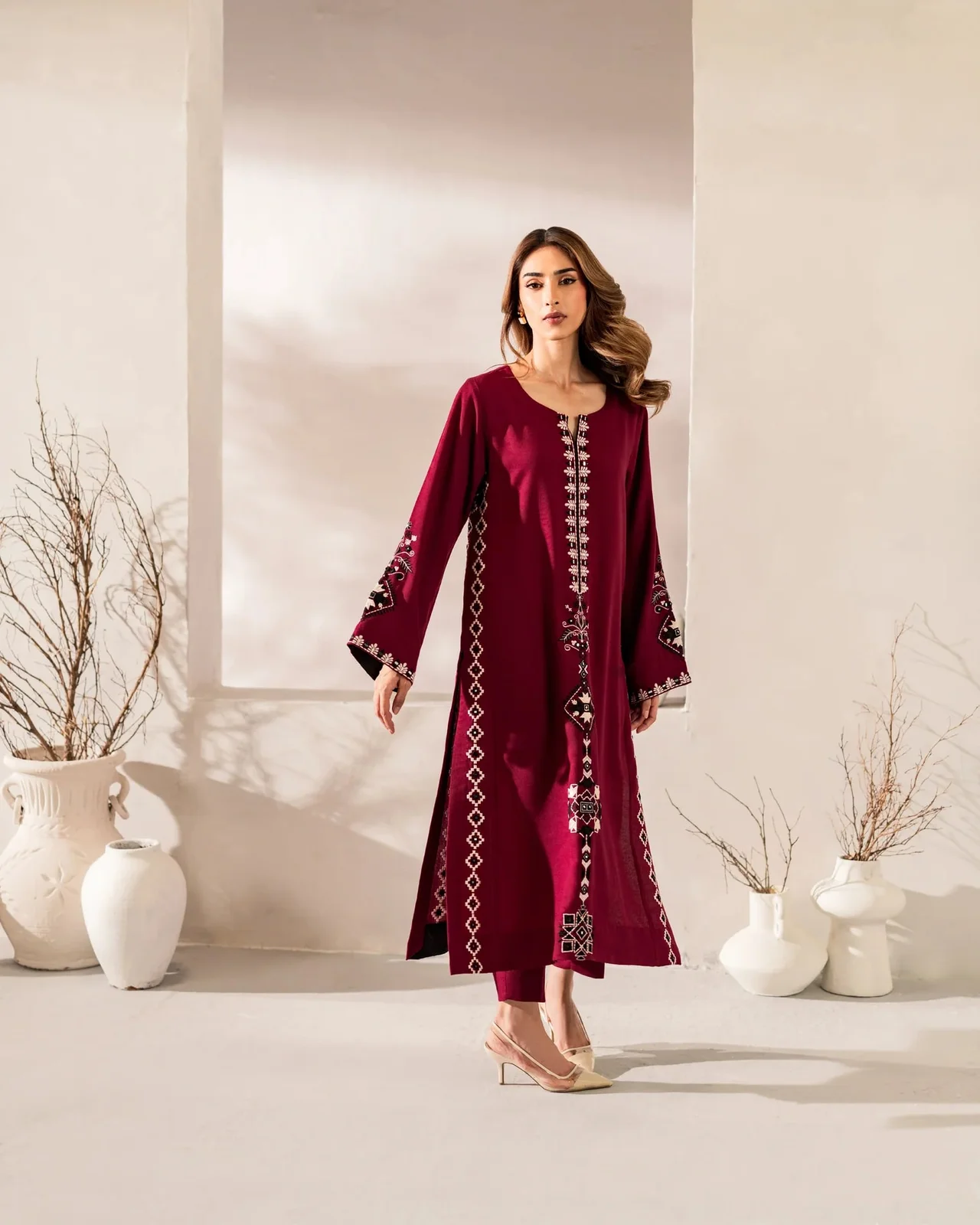 Women's Chanderi Silk Kurta Set with Pant and Dupatta in Maroon — photo 4 of 8