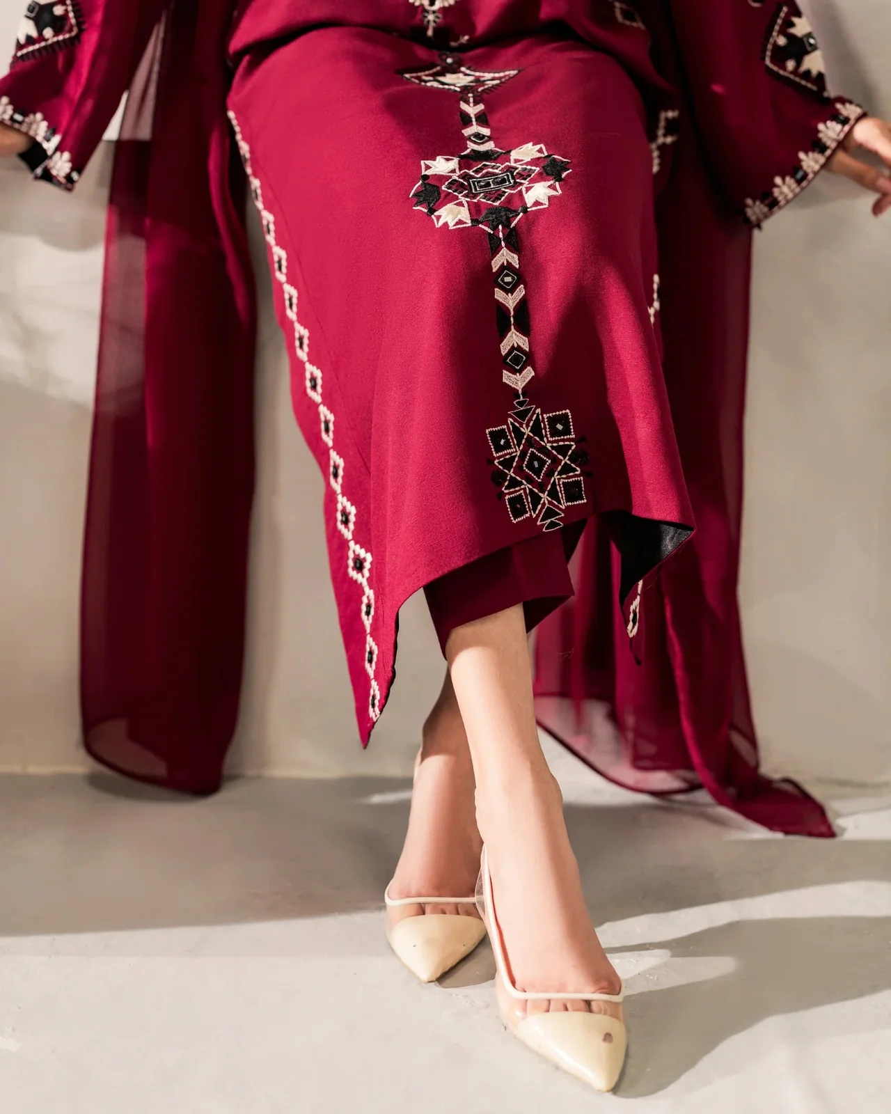 Women's Chanderi Silk Kurta Set with Pant and Dupatta in Maroon — photo 7 of 8