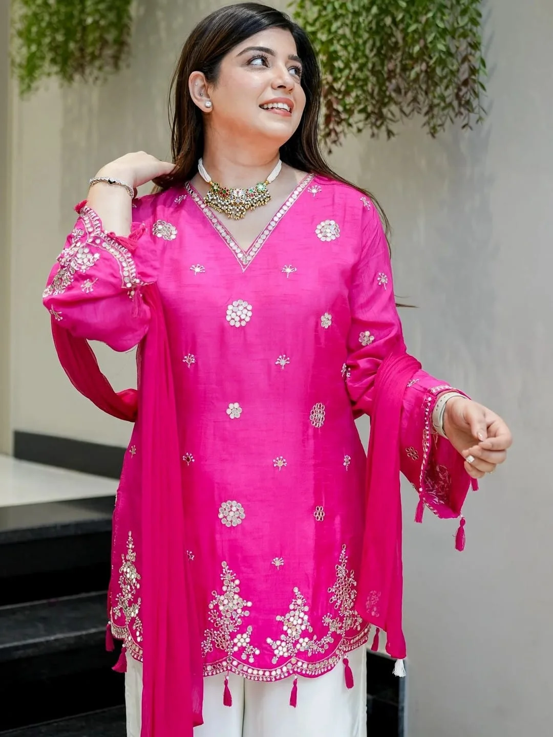 Women's Silk Kurta Set with Pant and Nazmin Dupatta in Fuchsia — photo 2 of 6