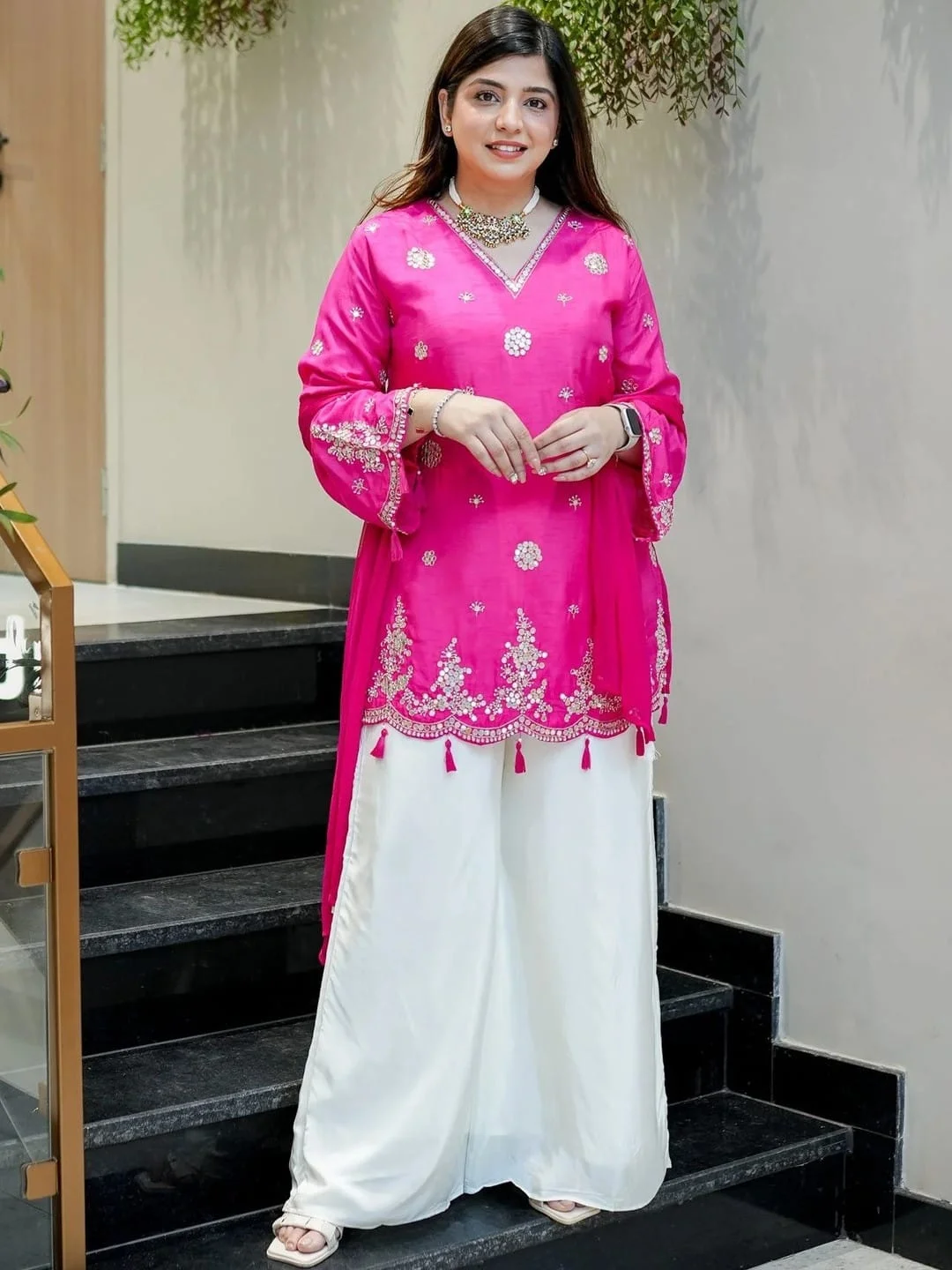 Women's Silk Kurta Set with Pant and Nazmin Dupatta in Fuchsia — photo 6 of 6