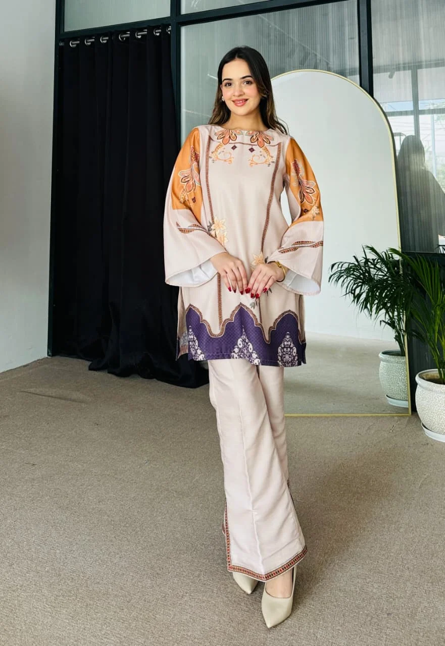 Women's Rayon Printed Kurta Set with Straight Pant in Cream — photo 2 of 7