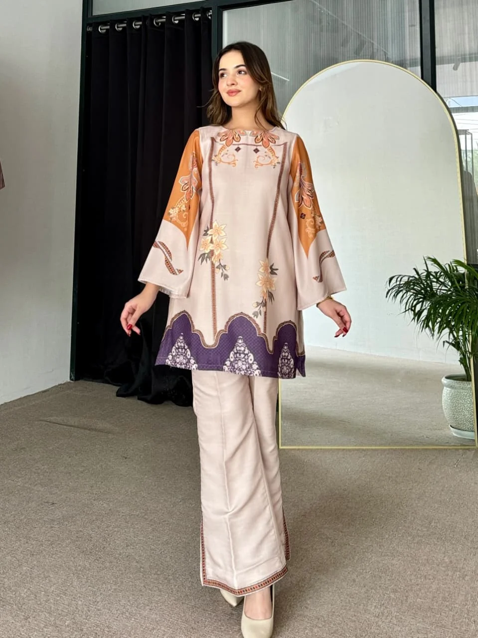 Women's Rayon Printed Kurta Set with Straight Pant in Cream — photo 3 of 7