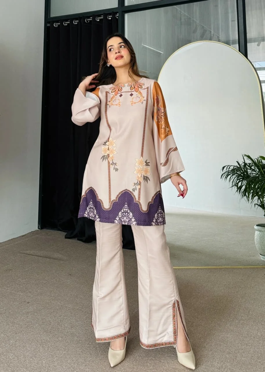 Women's Rayon Printed Kurta Set with Straight Pant in Cream — photo 4 of 7