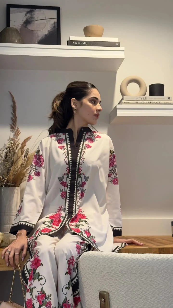 Women's Rayon Printed Kurta Set with Matching Pant in White — photo 4 of 6