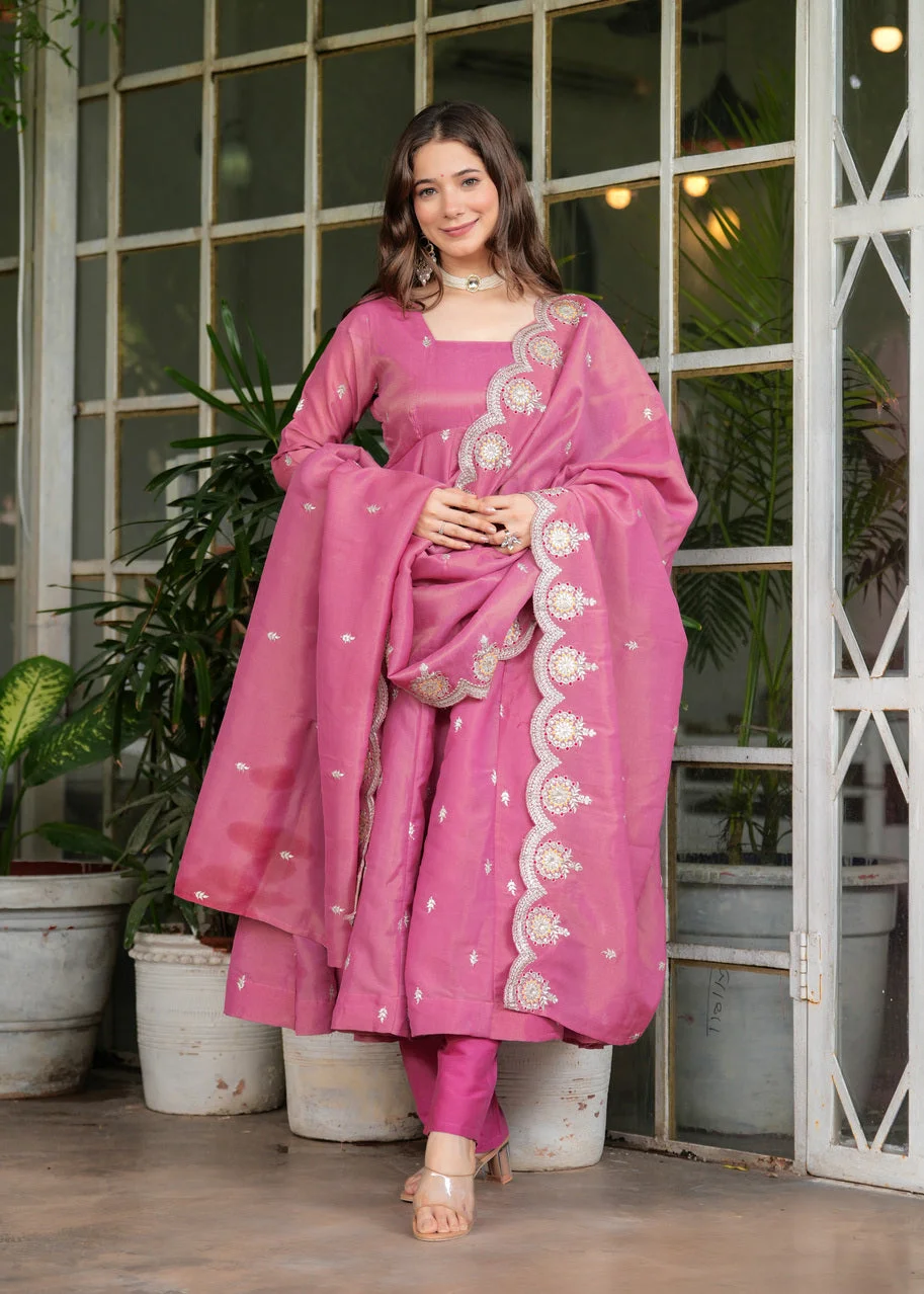 Women's Chanderi Silk Kurta Set with Embroidered Yoke and Dupatta in Pink — photo 3 of 6