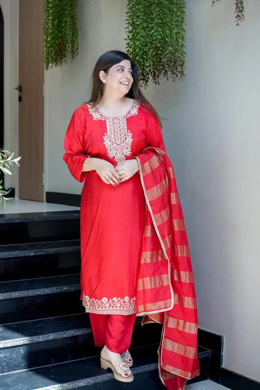Women's Georgette Kurta Set with Silk Bottom in Red — photo 2 of 6