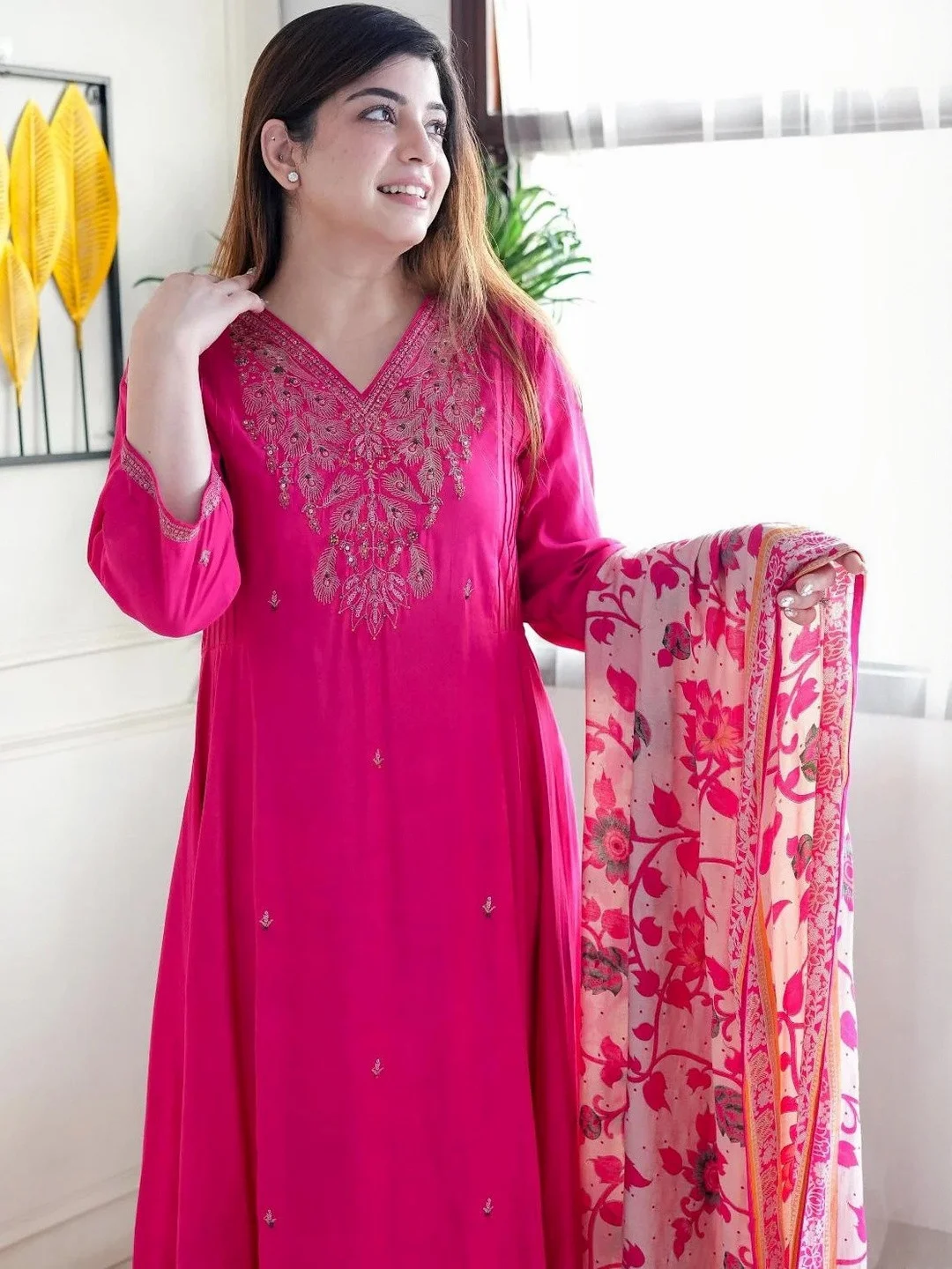 Women's Muslin Kurta Set with Plain Bottom and Floral Silk Dupatta in Rani Pink — photo 7 of 7