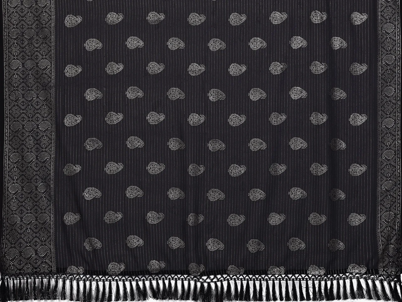 Georgette Plain Saree with Foil Work & Lace Detailing in Black — photo 8 of 8